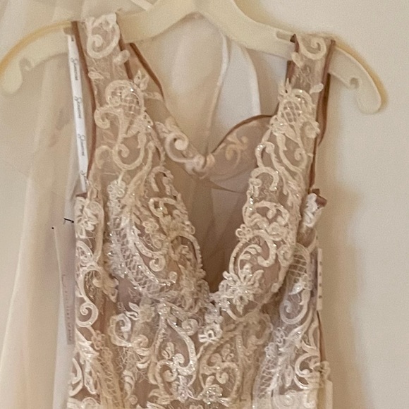 Wedding Dress - Picture 7 of 13